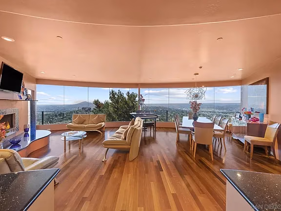 The 'Famous Rotating Home' in La Mesa - Image from zillow